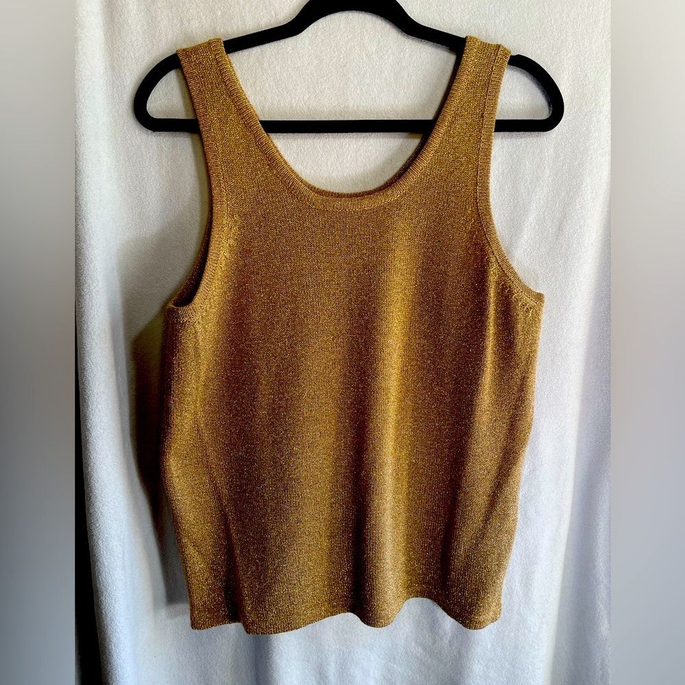 M.J. Carrol Womens’ Gold Sparkle Sleeveless Blouse. Size XL
